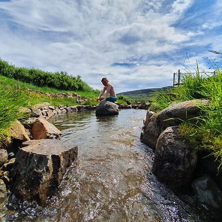 Hotel Laugarholl With Natural Hot Spring Гоульмавік Екстер'єр фото