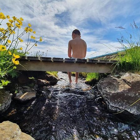 Hotel Laugarholl With Natural Hot Spring Гоульмавік Екстер'єр фото