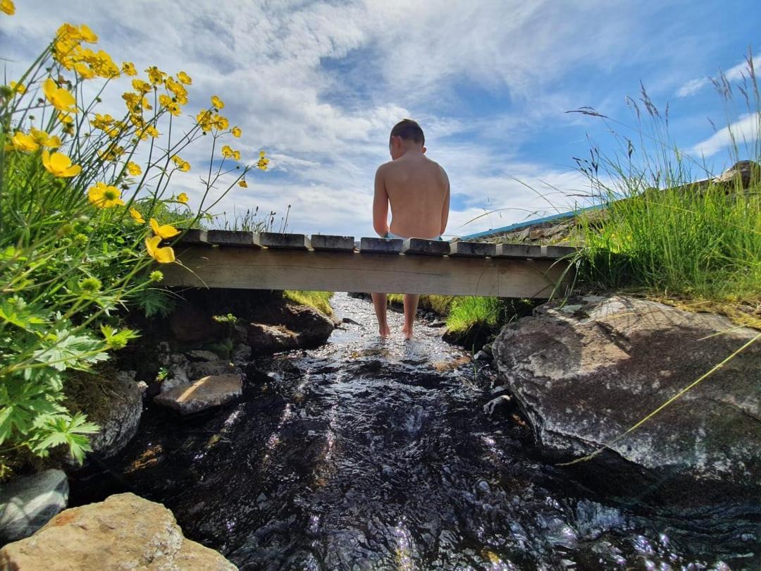 Hotel Laugarholl With Natural Hot Spring Гоульмавік Екстер'єр фото